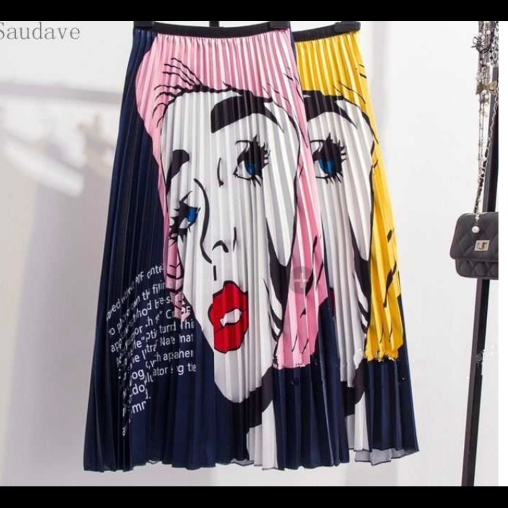 graffiti pleated skirt